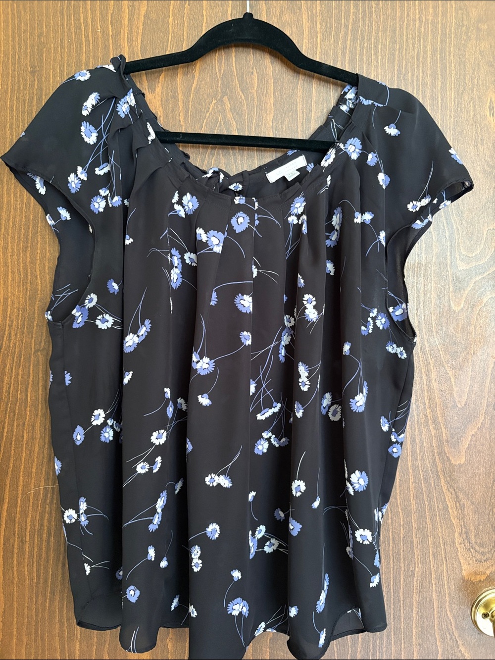 LC Lauren Conrad Black Cap-Sleeve Top with Blue and White Floral Print